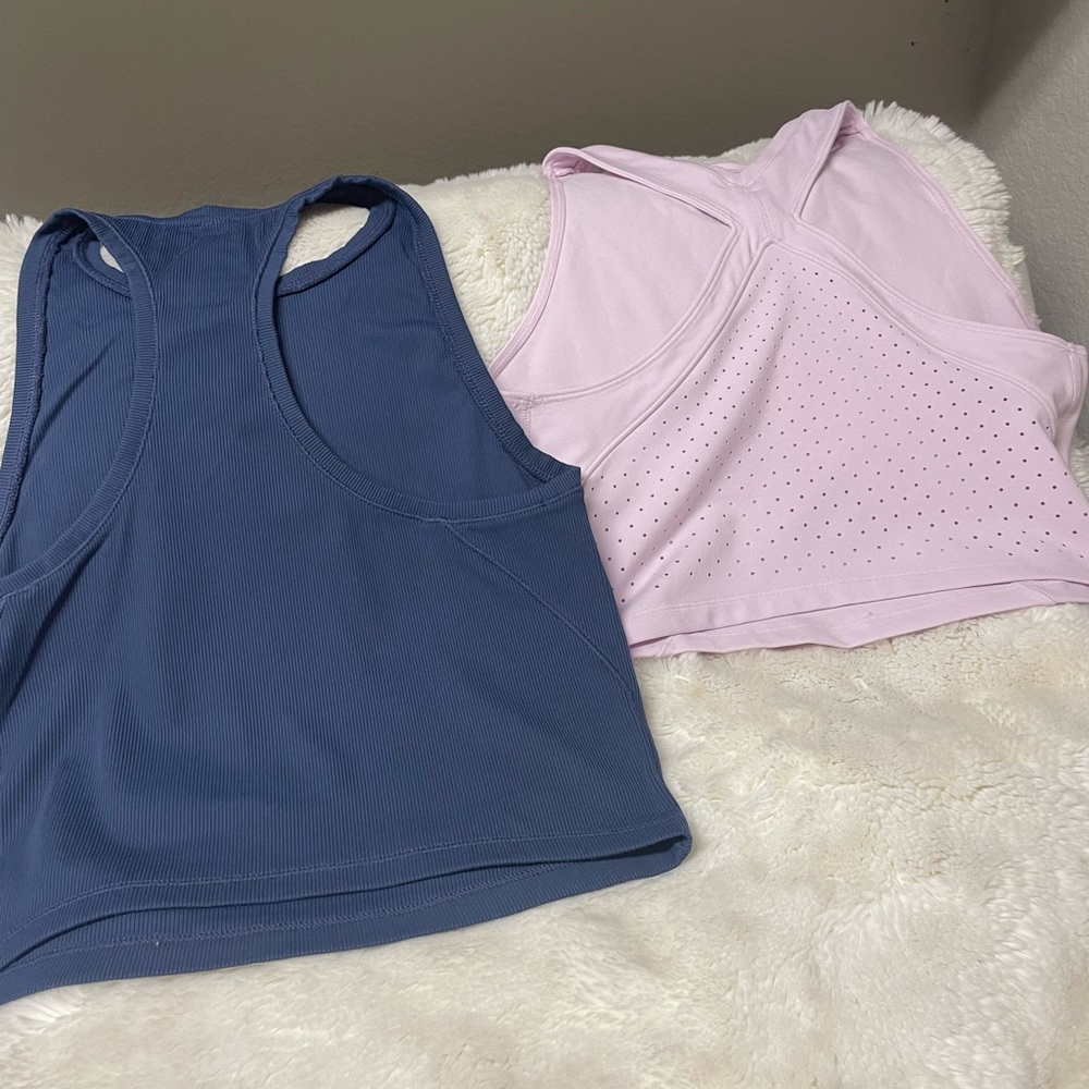Lot of 2 Athleta women’s tank tops